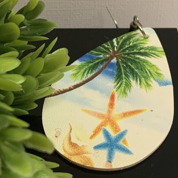 Palm Tree Earring, Tree Earring, Beach Earring, Starfish Earring, Gift Idea - Picture 1 of 6